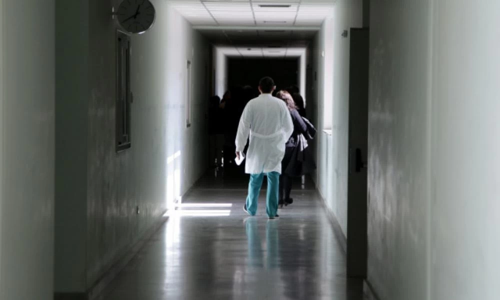 «Σκοτώνονται» ποιος θα πάει πρώτος! Μόλις 10 γιατροί είπαν "ναι" στην πρόσκληση Κικίλια να ενταχθούν στο ΕΣΥ